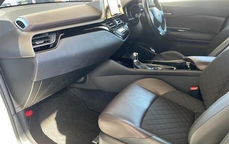 Toyota C-HR I рестайлинг, 2022 год, 1 730 000 рублей, 23 фотография