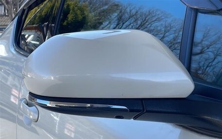 Toyota C-HR I рестайлинг, 2022 год, 1 730 000 рублей, 32 фотография