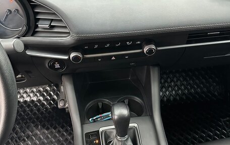 Mazda 3, 2021 год, 1 690 000 рублей, 14 фотография