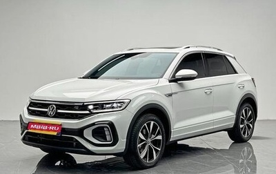 Volkswagen T-Roc I, 2023 год, 1 800 000 рублей, 1 фотография