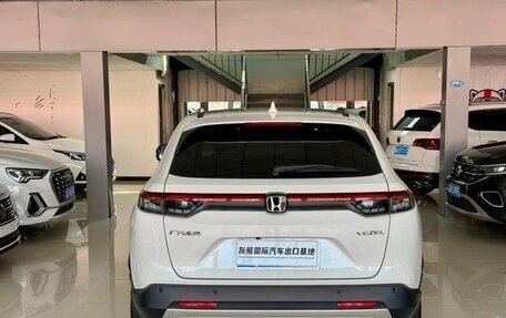 Honda Vezel, 2023 год, 1 570 000 рублей, 4 фотография