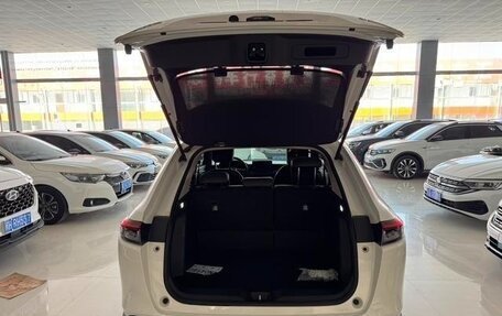 Honda Vezel, 2023 год, 1 570 000 рублей, 6 фотография