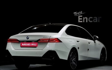 BMW 5 серия, 2024 год, 5 900 005 рублей, 2 фотография