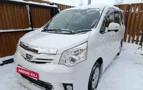 Toyota Noah III, 2012 год, 750 000 рублей, 2 фотография