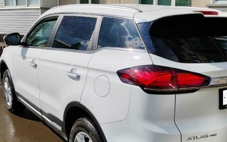 Geely Atlas, 2023 год, 1 900 000 рублей, 2 фотография