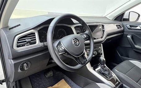 Volkswagen T-Roc I, 2021 год, 1 610 277 рублей, 13 фотография
