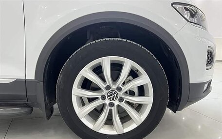 Volkswagen T-Roc I, 2021 год, 1 610 277 рублей, 22 фотография