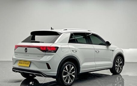 Volkswagen T-Roc I, 2023 год, 1 800 000 рублей, 5 фотография