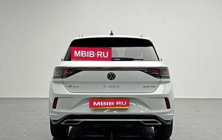 Volkswagen T-Roc I, 2023 год, 1 800 000 рублей, 4 фотография