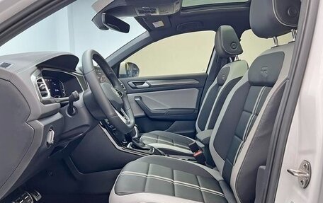 Volkswagen T-Roc I, 2023 год, 1 800 000 рублей, 7 фотография