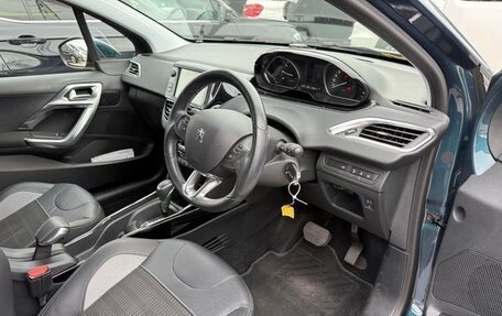 Peugeot 2008 II, 2017 год, 882 748 рублей, 16 фотография