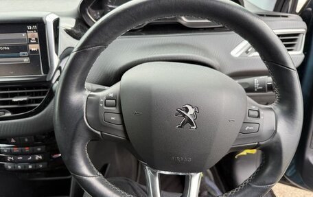 Peugeot 2008 II, 2017 год, 882 748 рублей, 27 фотография