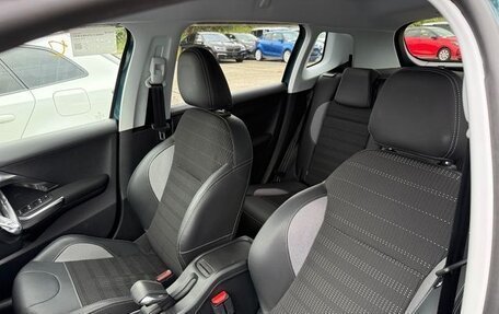 Peugeot 2008 II, 2017 год, 882 748 рублей, 22 фотография