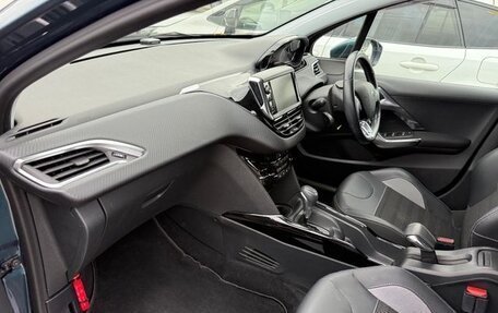 Peugeot 2008 II, 2017 год, 882 748 рублей, 19 фотография