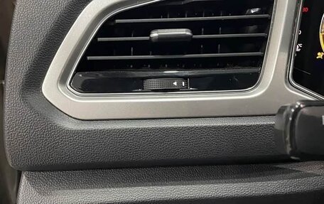 Volkswagen T-Roc I, 2021 год, 1 655 277 рублей, 15 фотография