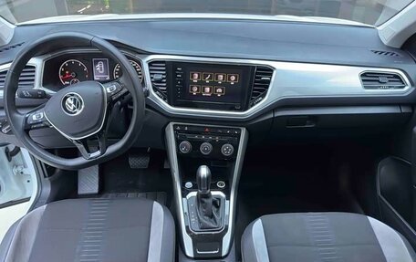 Volkswagen T-Roc I, 2022 год, 1 626 277 рублей, 9 фотография