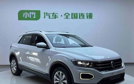 Volkswagen T-Roc I, 2022 год, 1 626 277 рублей, 3 фотография