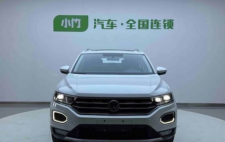 Volkswagen T-Roc I, 2022 год, 1 626 277 рублей, 2 фотография