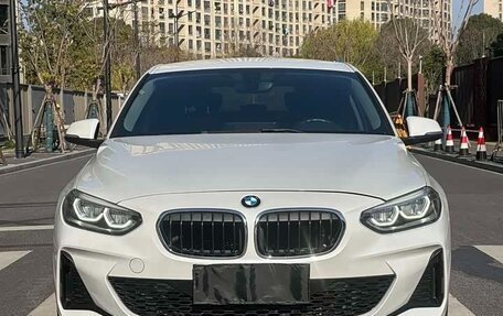 BMW 1 серия, 2022 год, 1 780 000 рублей, 2 фотография