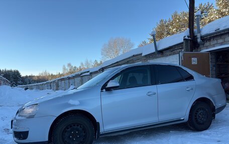 Volkswagen Jetta VI, 2010 год, 670 000 рублей, 3 фотография