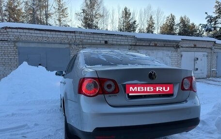 Volkswagen Jetta VI, 2010 год, 670 000 рублей, 4 фотография