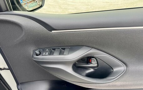 Toyota Yaris, 2020 год, 1 259 000 рублей, 15 фотография