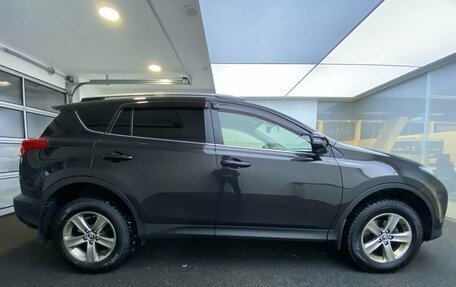 Toyota RAV4, 2015 год, 2 259 000 рублей, 4 фотография