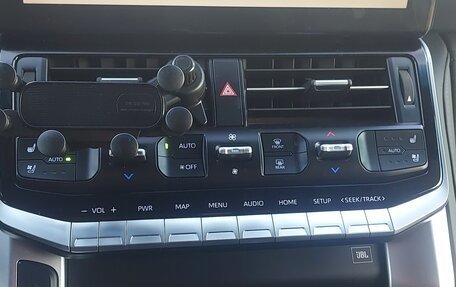 Toyota Land Cruiser, 2022 год, 13 500 000 рублей, 20 фотография