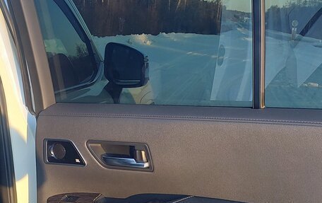 Toyota Land Cruiser, 2022 год, 13 500 000 рублей, 34 фотография