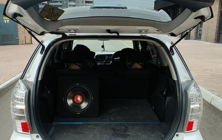 Toyota Wish II, 2003 год, 890 000 рублей, 4 фотография