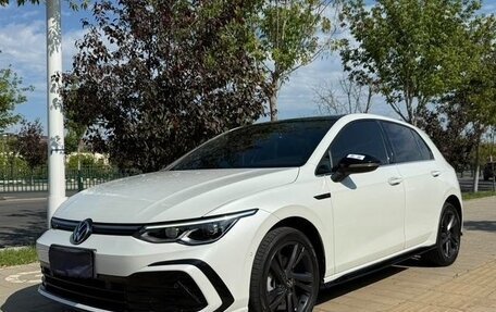 Volkswagen Golf VIII, 2022 год, 1 855 000 рублей, 1 фотография