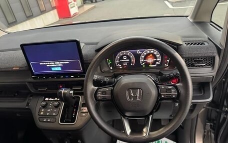 Honda Stepwgn, 2022 год, 2 200 000 рублей, 9 фотография