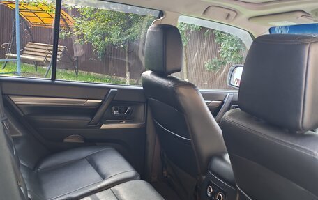 Mitsubishi Pajero IV, 2014 год, 2 850 000 рублей, 6 фотография