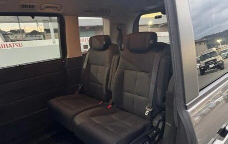 Honda Stepwgn, 2022 год, 2 200 000 рублей, 17 фотография