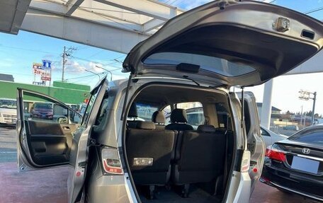 Honda Freed I, 2015 год, 846 000 рублей, 29 фотография