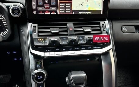 Toyota Land Cruiser, 2022 год, 11 500 000 рублей, 12 фотография