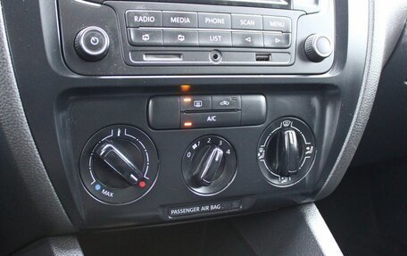 Volkswagen Jetta VI, 2013 год, 739 000 рублей, 13 фотография