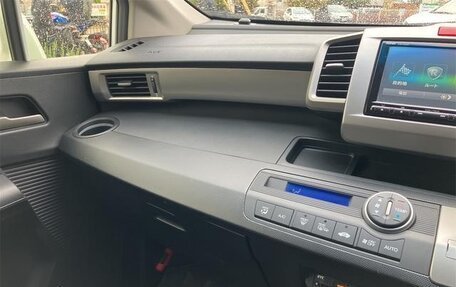 Honda Freed I, 2016 год, 816 000 рублей, 17 фотография