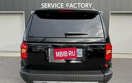 Toyota Land Cruiser Prado, 2024 год, 7 330 000 рублей, 6 фотография