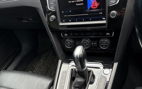 Volkswagen Passat B8 рестайлинг, 2017 год, 1 700 000 рублей, 15 фотография