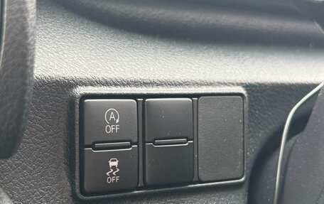 Toyota Sienta II, 2018 год, 1 205 000 рублей, 20 фотография