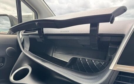 Toyota Sienta II, 2018 год, 1 205 000 рублей, 28 фотография