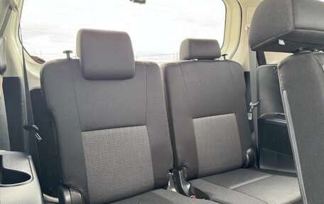 Toyota Sienta II, 2018 год, 1 205 000 рублей, 34 фотография