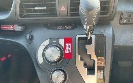 Toyota Sienta II, 2022 год, 1 292 000 рублей, 6 фотография