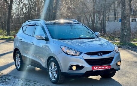 Hyundai Tucson III, 2010 год, 1 090 000 рублей, 1 фотография