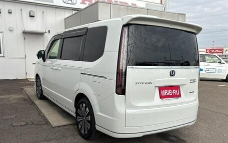 Honda Stepwgn, 2022 год, 2 555 000 рублей, 1 фотография