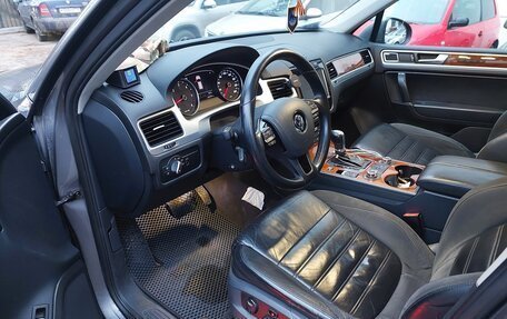 Volkswagen Touareg III, 2010 год, 1 980 000 рублей, 7 фотография