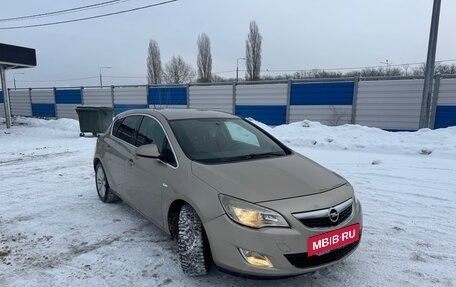 Opel Astra J, 2011 год, 620 000 рублей, 2 фотография