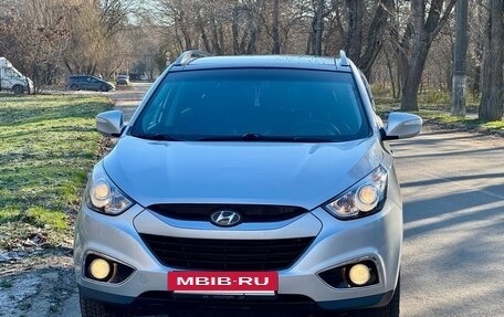 Hyundai Tucson III, 2010 год, 1 090 000 рублей, 3 фотография