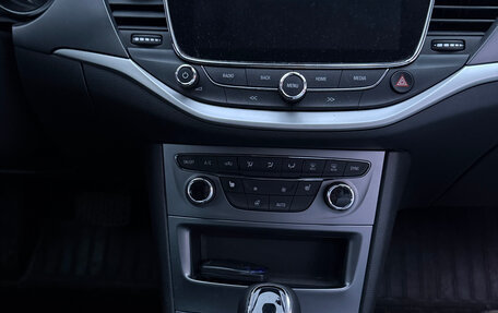 Opel Astra K, 2019 год, 1 670 000 рублей, 8 фотография